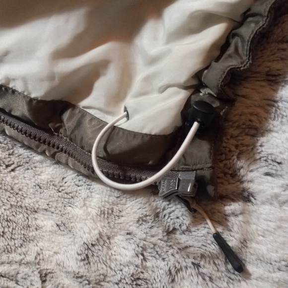 The North Face forest green 550 puffer coat - Picture 9 of 10